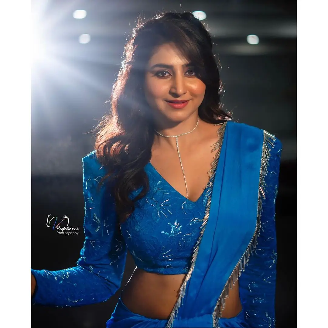 ETV ACTRESS VARSHINI SOUNDERAJAN IN BLUE SAREE BLOUSE 3